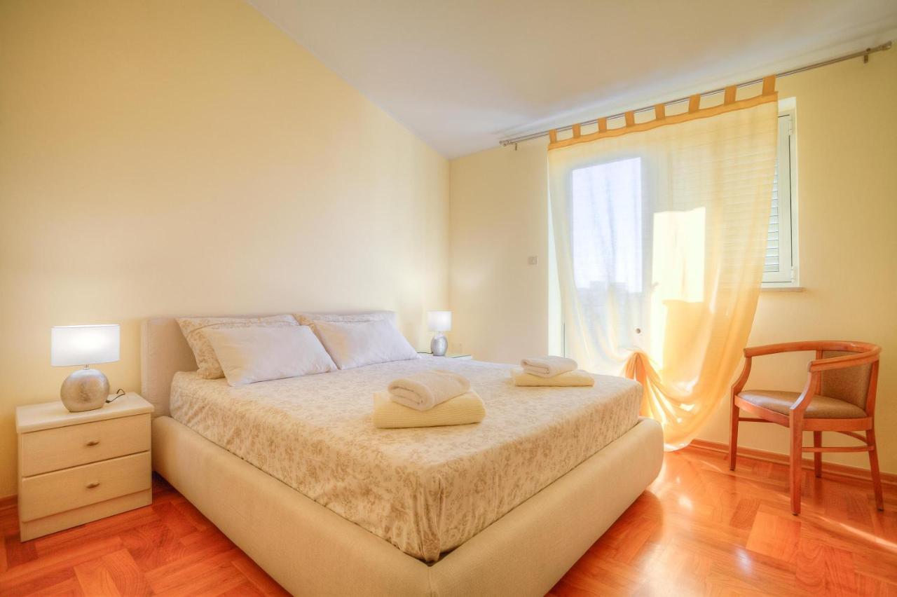 Diconi Apartment พูลา ภายนอก รูปภาพ