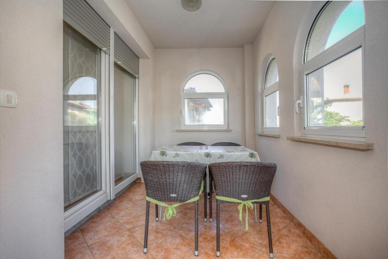 Diconi Apartment พูลา ภายนอก รูปภาพ